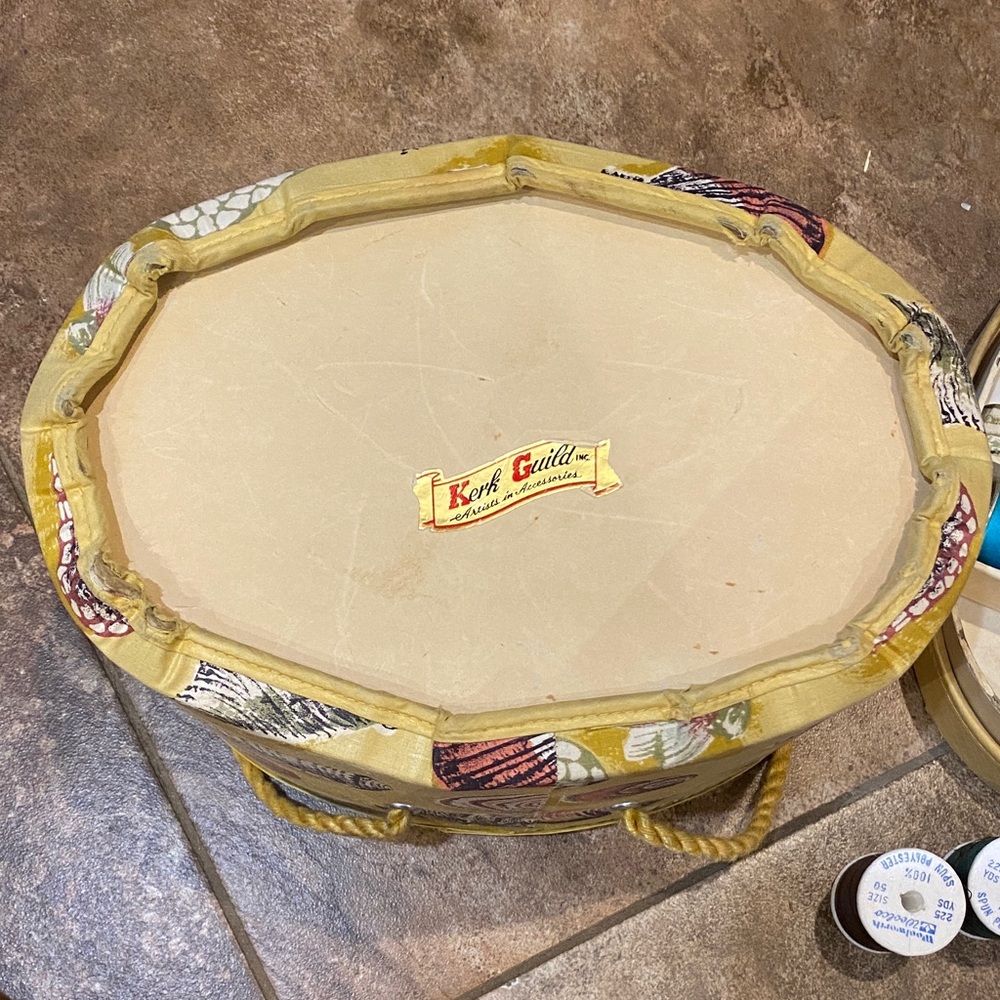Seashell Patterned Yellow Sewing Storage Box - Picture 7 of 12